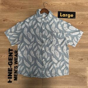 Casual short sleeved shirt